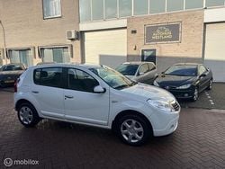 Wit Gebruikt 2011 Dacia Sandero Hatchback | € 2.499 (Eerlijke prijs)