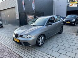 Grijs, metallic lak Gebruikt 2008 Seat Ibiza Sport Hatchback | € 1.999 (Super prijs)