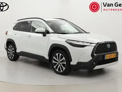 Wit Gebruikt 2023 Toyota Corolla Cross Style SUV | € 37.999 (Eerlijke prijs)