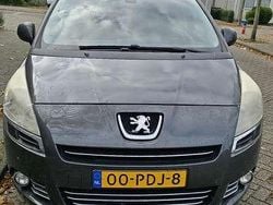 Grijs Gebruikt 2011 Peugeot 5008 GTi MPV | € 3.500 (Super prijs)