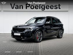 Saphirschwarz metallic (zwart metallic) Nieuw 2025 BMW X1 M Sport SUV | € 78.430 (Eerlijke prijs)