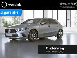 Grijs Gebruikt 2022 Mercedes A180 Premium Hatchback | € 27.850 (Goede deal)