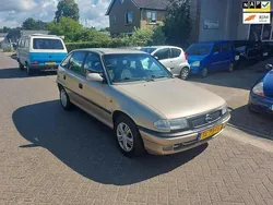 Beige Gebruikt 1997 Opel Astra | € 999