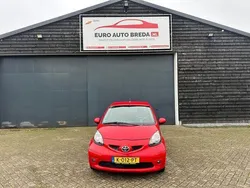 Rood Gebruikt 2008 Toyota Aygo Hatchback | € 3.495 (Eerlijke prijs)
