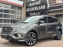 Grijs Gebruikt 2017 Ford Kuga ST-Line SUV | € 20.500 (Eerlijke prijs)