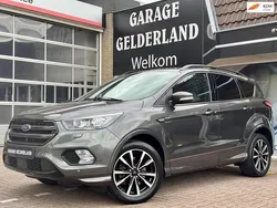 Grijs Gebruikt 2017 Ford Kuga ST-Line SUV | € 20.500 (Eerlijke prijs)