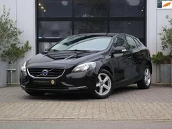 Zwart Gebruikt 2014 Volvo V40 You! Stationwagen | € 13.945 (Iets duurder)