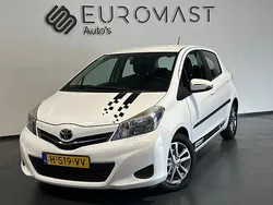Wit Gebruikt 2014 Toyota Yaris Hatchback | € 6.945 (Eerlijke prijs)