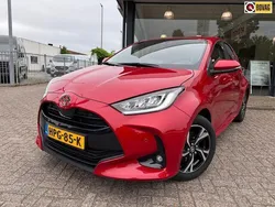 Rood Gebruikt 2024 Toyota Yaris Edition Hatchback | € 25.995 (Eerlijke prijs)