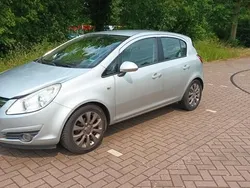 Grijs Gebruikt 2010 Opel Corsa Cosmo Hatchback | € 2.499 (Eerlijke prijs)