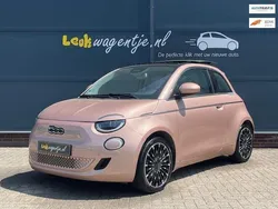 , metallic lak Gebruikt 2022 Fiat 500e La Prima Hatchback | € 21.940 (Eerlijke prijs)