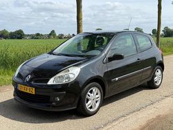 Zwart Gebruikt 2007 Renault Clio II Business Hatchback | € 2.150 (Eerlijke prijs)