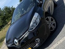 Zwart Gebruikt 2015 Renault Clio IV Night&Day Hatchback | € 7.490 (Duur)