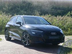 Zwart Gebruikt 2021 Audi A3 Sportback Competition Hatchback | € 29.499 (Goede deal)