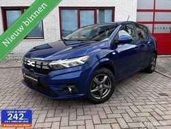 Blauw Gebruikt 2023 Dacia Sandero Expression Hatchback | € 14.950 (Goede deal)