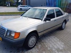 Gebruikt 1986 Mercedes E230 | € 3.999