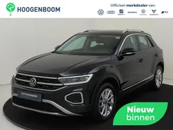 Zwart Gebruikt 2024 VW T-Roc Pro SUV | € 30.750 (Goede deal)