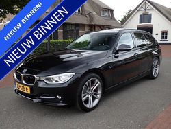 Zwart Gebruikt 2015 BMW 318 Sport Line Stationwagen | € 11.900 (Eerlijke prijs)