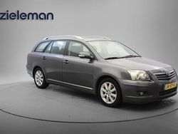 Grijs Gebruikt 2007 Toyota Avensis Luna Stationwagen | € 1.645