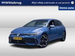 Blauw Gebruikt 2024 VW Golf VIII R-line Edition Hatchback | € 33.950 (Goede deal)