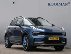 Blauw, metallic lak Gebruikt 2023 Lynk & Co 01 SUV | € 28.950 (Eerlijke prijs)