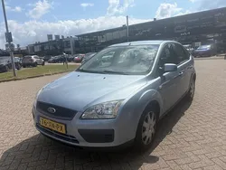 Blauw, metallic lak Gebruikt 2007 Ford Focus Trend Hatchback | € 1.850 (Eerlijke prijs)