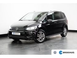 Zwart Gebruikt 2023 VW Touran Highline MPV | € 39.195 (Iets duurder)