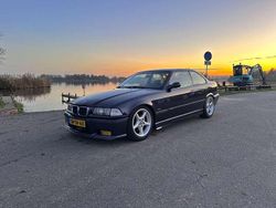 Zwart Gebruikt 1998 BMW 323 Executive Coupé | € 9.499