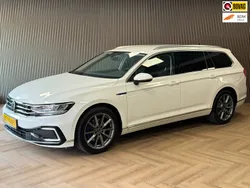 Wit Gebruikt 2021 VW Passat Business Stationwagen | € 21.995 (Goede deal)