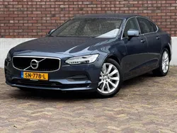 Blauw Gebruikt 2018 Volvo S90 Momentum Sedan | € 25.495 (Eerlijke prijs)