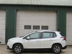 Wit, metallic lak Gebruikt 2017 Peugeot 2008 SUV | € 8.450 (Eerlijke prijs)