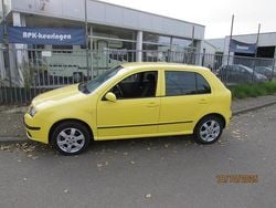 Geel Gebruikt 2007 Skoda Fabia Hatchback | € 2.000 (Eerlijke prijs)