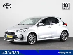 Zilver Gebruikt 2025 Toyota Yaris Hybrid Executive Hatchback | € 33.945 (Duur)
