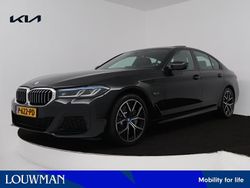 Zwart Gebruikt 2022 BMW 530 Sedan | € 39.945 (Eerlijke prijs)