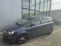 Grijs Gebruikt 2006 Opel Zafira Executive MPV | € 750 (Super prijs)