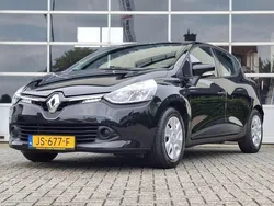 Zwart Gebruikt 2016 Renault Clio IV Expression Hatchback | € 4.950 (Goede deal)