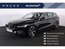 Zwart Gebruikt 2022 Volvo V60 Core Stationwagen | € 39.900 (Goede deal)