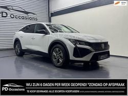 Wit, metallic lak Gebruikt 2024 Peugeot 408 Allure Sedan | € 25.950