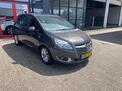 Grijs, metallic lak Gebruikt 2017 Opel Meriva MPV | € 11.749 (Goede deal)