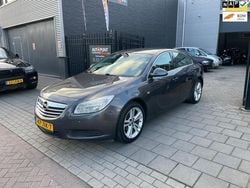 Grijs Gebruikt 2009 Opel Insignia Edition Hatchback | € 3.999 (Eerlijke prijs)