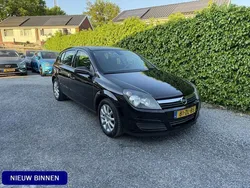 Zwart, metallic lak Gebruikt 2004 Opel Astra Elegance Hatchback | € 1.245 (Eerlijke prijs)