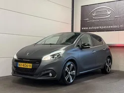 Grijs Gebruikt 2017 Peugeot 208 GT-line Hatchback | € 9.950 (Eerlijke prijs)