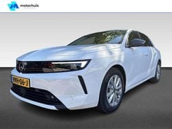 Wit Nieuw 2025 Opel Astra Edition Hatchback | € 33.832 (Super prijs)