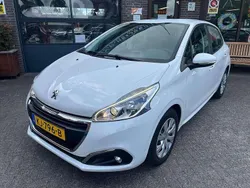 Wit Gebruikt 2016 Peugeot 208 Hatchback | € 5.950 (Eerlijke prijs)