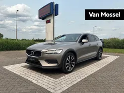Grijs Gebruikt 2019 Volvo V60 CC Pro Stationwagen | € 33.940 (Goede deal)