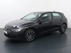Zwart Gebruikt 2021 VW Golf VIII Life Hatchback | € 19.840 (Eerlijke prijs)