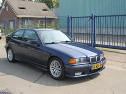 Blauw Gebruikt 1997 BMW 323 Compact Comfort Edition Hatchback | € 4.750