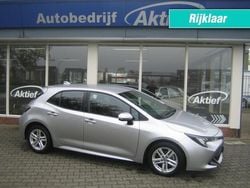 Grijs Gebruikt 2022 Toyota Corolla Business Edition Hatchback | € 21.950 (Goede deal)