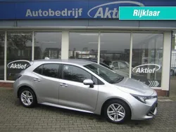 Grijs Gebruikt 2022 Toyota Corolla Business Edition Hatchback | € 22.950 (Goede deal)