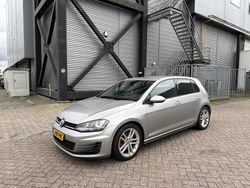 Grijs (metallic) Gebruikt 2013 VW Golf VII GTD Hatchback | € 12.950 (Iets duurder)
